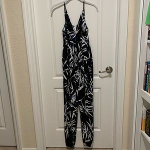 Fabletics jumpsuit size medium